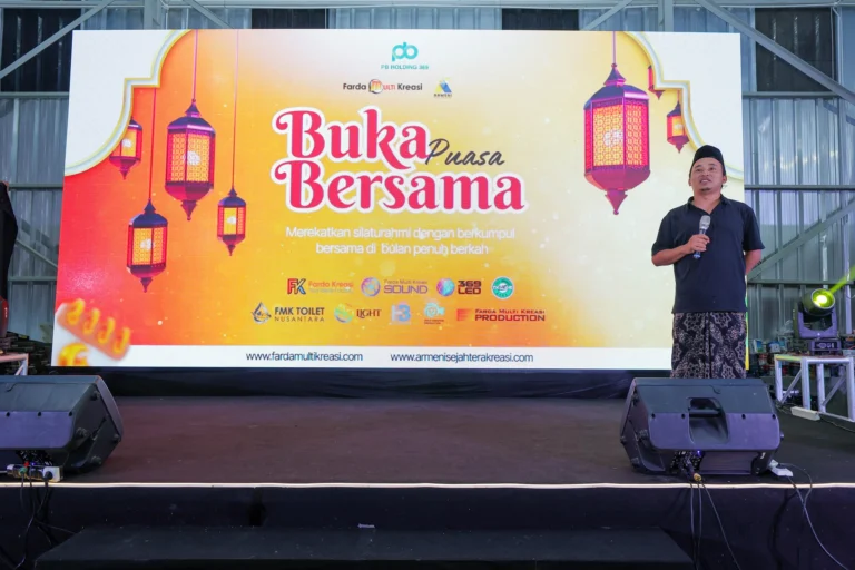 Instagram post from fardakreasi. This post is in position 8.